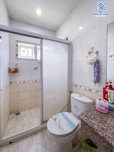 *****บ้านเดี่ยวมือสองย่านนนทบุรี ม.กาญจนาลักษณ์5 กาญจนาฯ เนื้อที่ 56 ตร.ว. ฟังก์ชันครบ 3 ห้องนอน 3 ห้องน้ำ 2 ที่จอดรถ บ้านเดี่ยวต่อเติมเต็ม พร้อมอยู่ บนทำเลคุณภาพ เชื่อมต่อถ.กาญจนาภิเษก ใกล้รถไฟฟ้าสายสีม่วง "สถานีตลาดบางใหญ่" และทางด่วน "ศรีรัช" ห้ามพลาด!